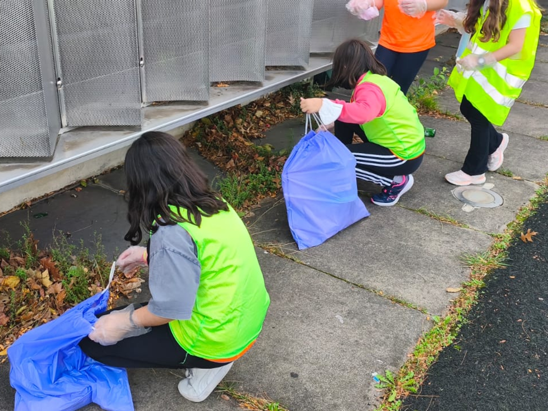 LH 5eko ikasleak Oñati garbitzen