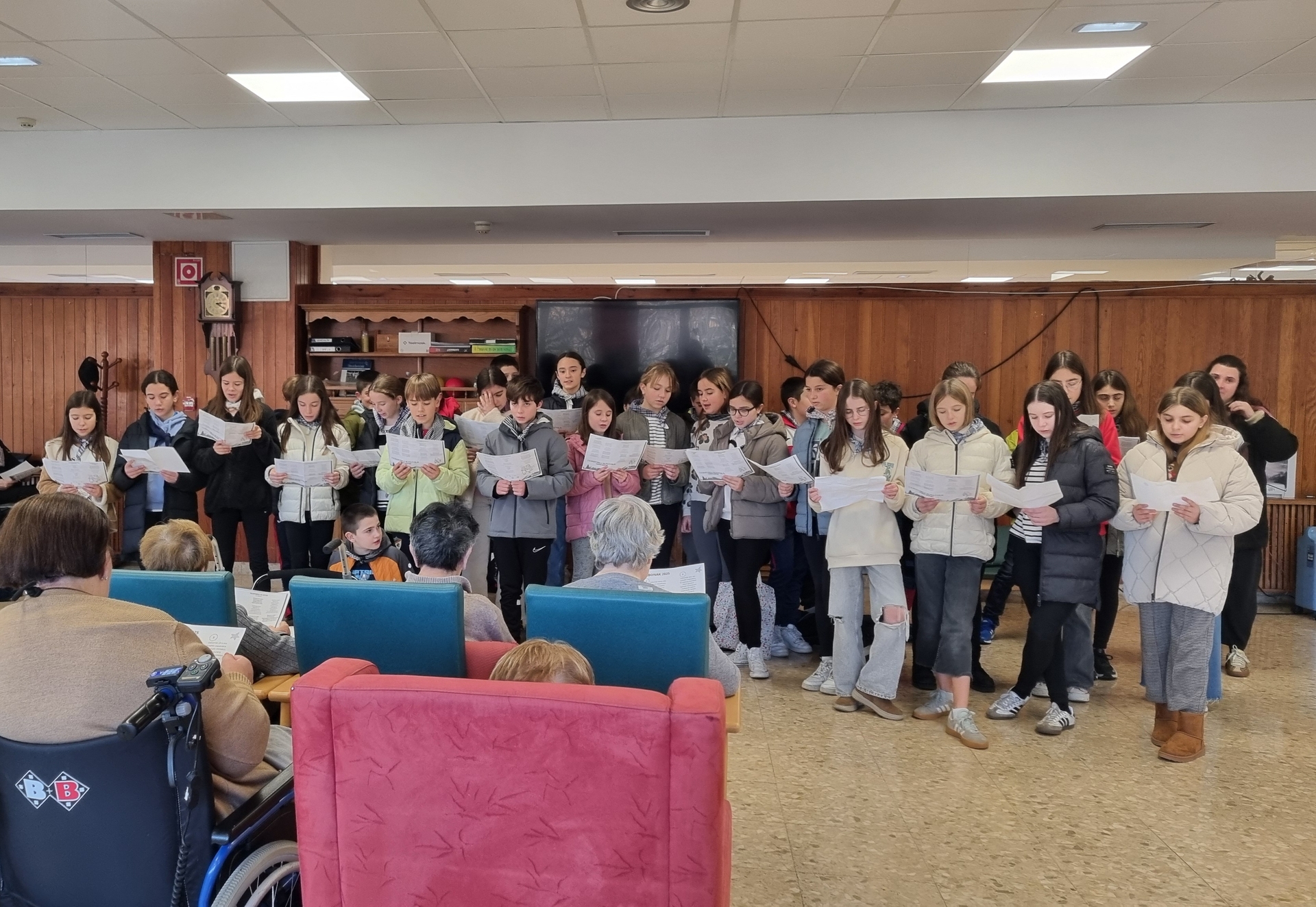 Gabon giroa zaharren egoitzan  eta eguneko zentroan